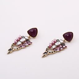 金凤凰情饰品店 秋冬新风尚，宝石耳钉014闪耀登场